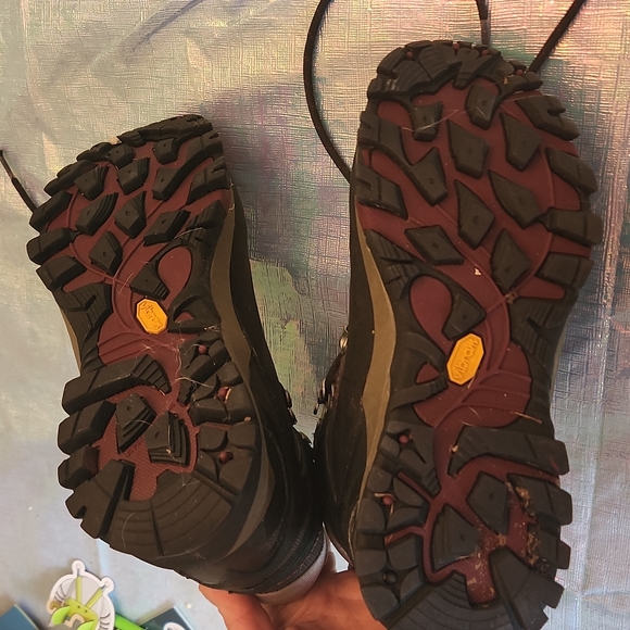 Merrell mid vibram goretex hiking boot size 6.5 - Picture 2 of 3